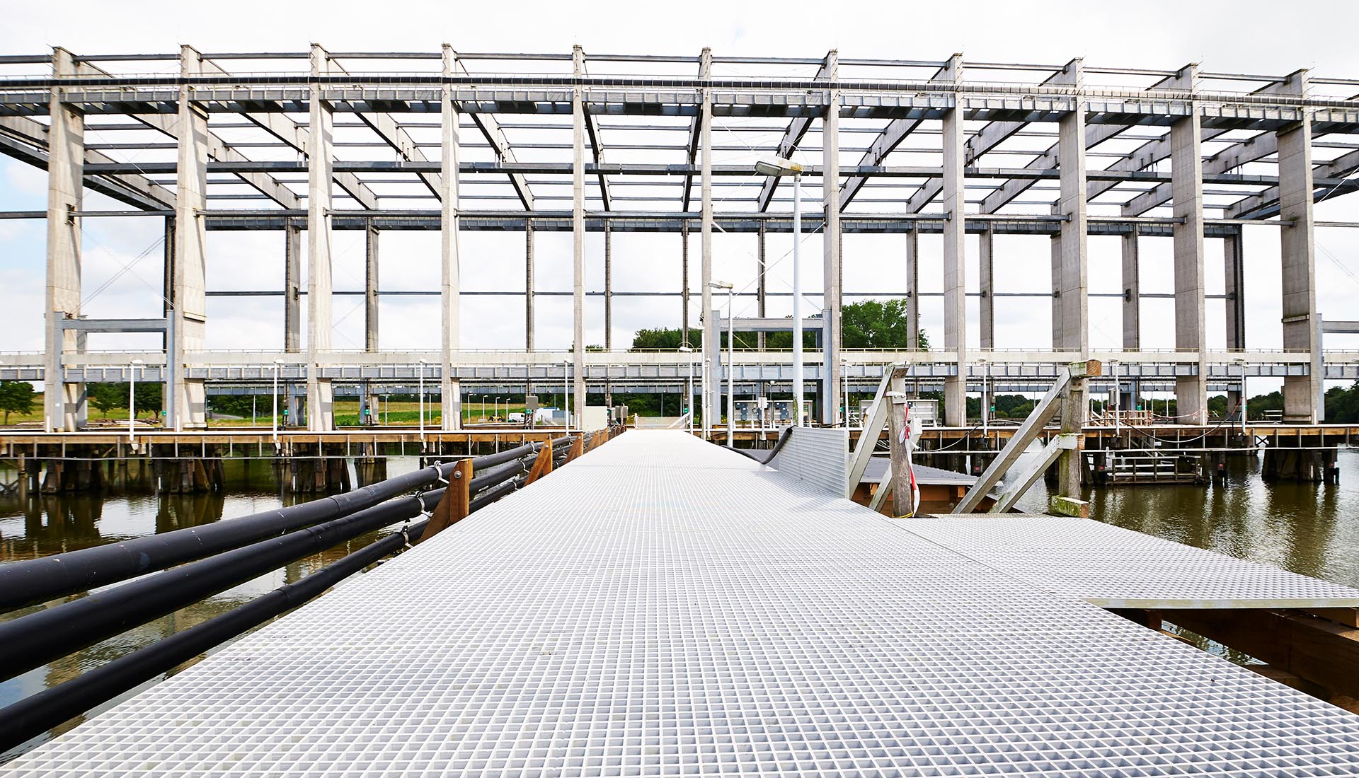 Wehrtechnische Dienststelle 71 E
über das WSA Lübeck